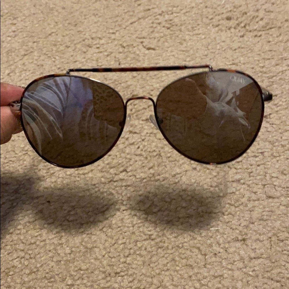 QUAY SUNGLASSES